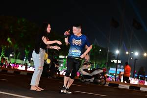 BIB: 41010
                            <button type="button" onclick="openModal(15318595)" class="btn btn-primary btn-sm float-right btn-popup" data-toggle="modal" data-target=".modal-high-quality">
                        <i class="fas fa-shopping-cart"></i> Add to Cart
                    </button>
                                            <button type="button" onclick="isThisMe(15318595, true)" class="btn btn-success btn-sm float-right btn-popup btn-isme hidden" data-toggle="tooltip" data-placement="bottom" title="นี่คือรูปของคุณใช่ไหม คลิกที่นี่เพื่อเอาเข้าอัลบั้ม">
                        <i class="fas fa-plus"></i> Add to album
                    </button>
                    <button type="button" onclick="isThisMe(15318595, false)" class="btn btn-warning btn-sm float-right btn-popup btn-isnotme hidden">
                        <i class="fas fa-ban"></i> Remove from album
                    </button>